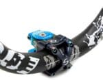 Potencia para manillares de 31,8mm EWPM-002 negro-azul 4