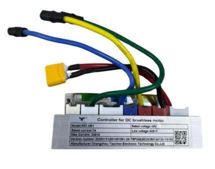Vista de los conectores y cableado de la controladora original SmartGyro Rockway GT y GTS de 48V y 25A.