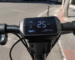 Marcador de patinete eléctrico mostrando 25 km/h